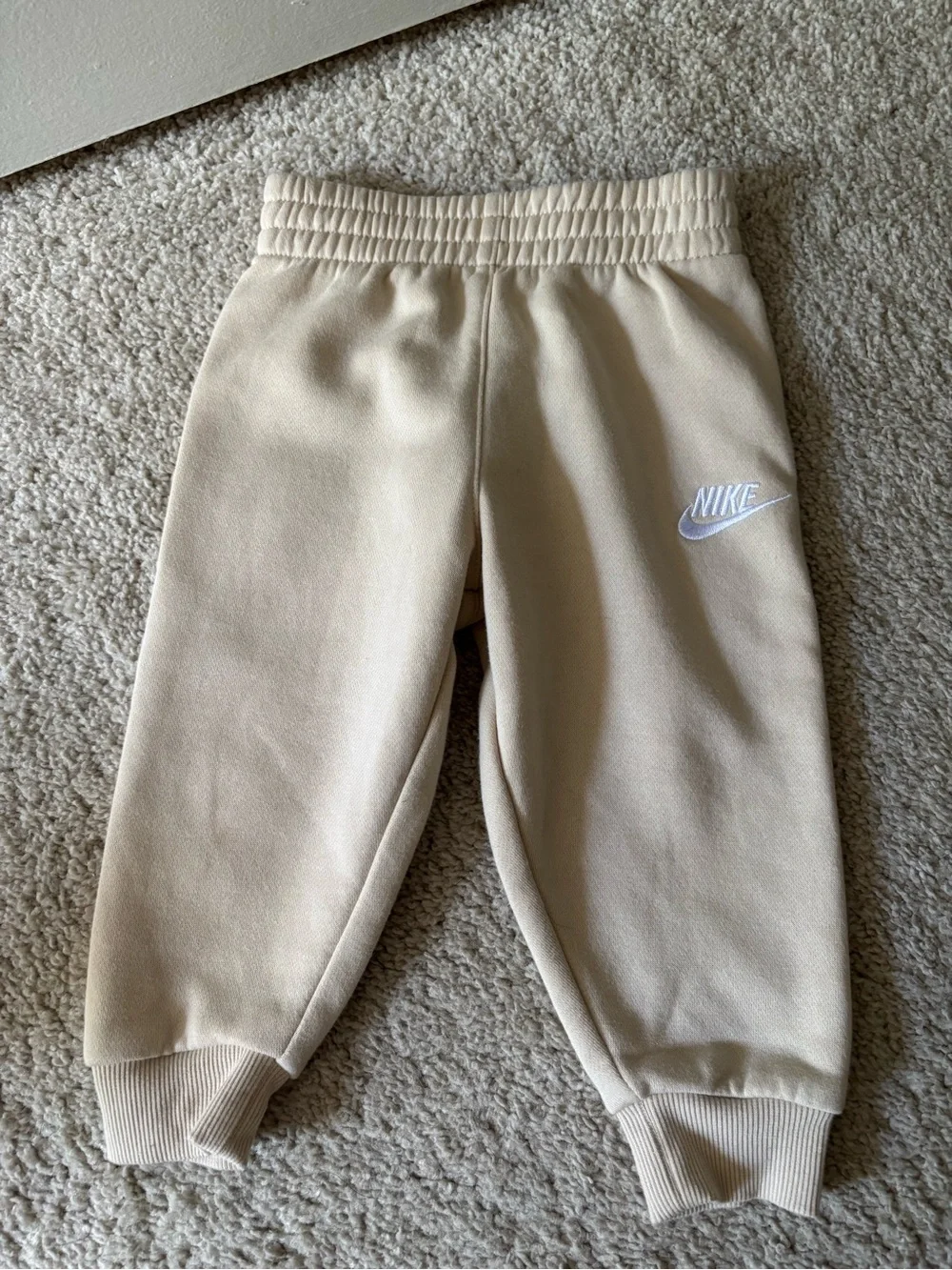 Nike Set - 2T - Picture 5 of 5